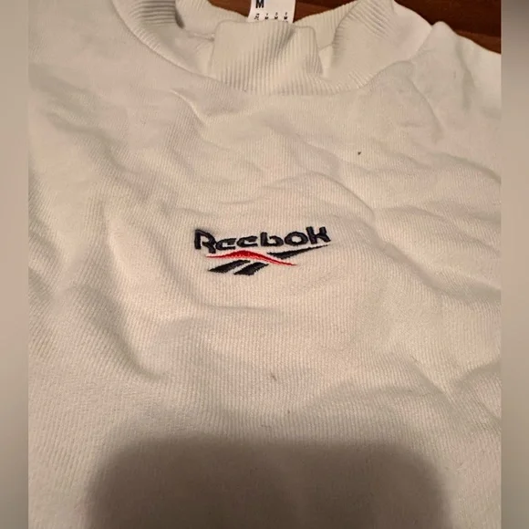 Reebok Cropped Sweater. Size M - Picture 2 of 7